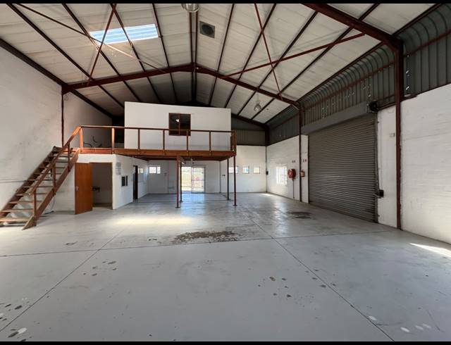 229M² WAREHOUSE TO LET IN BROADLANDS PARK